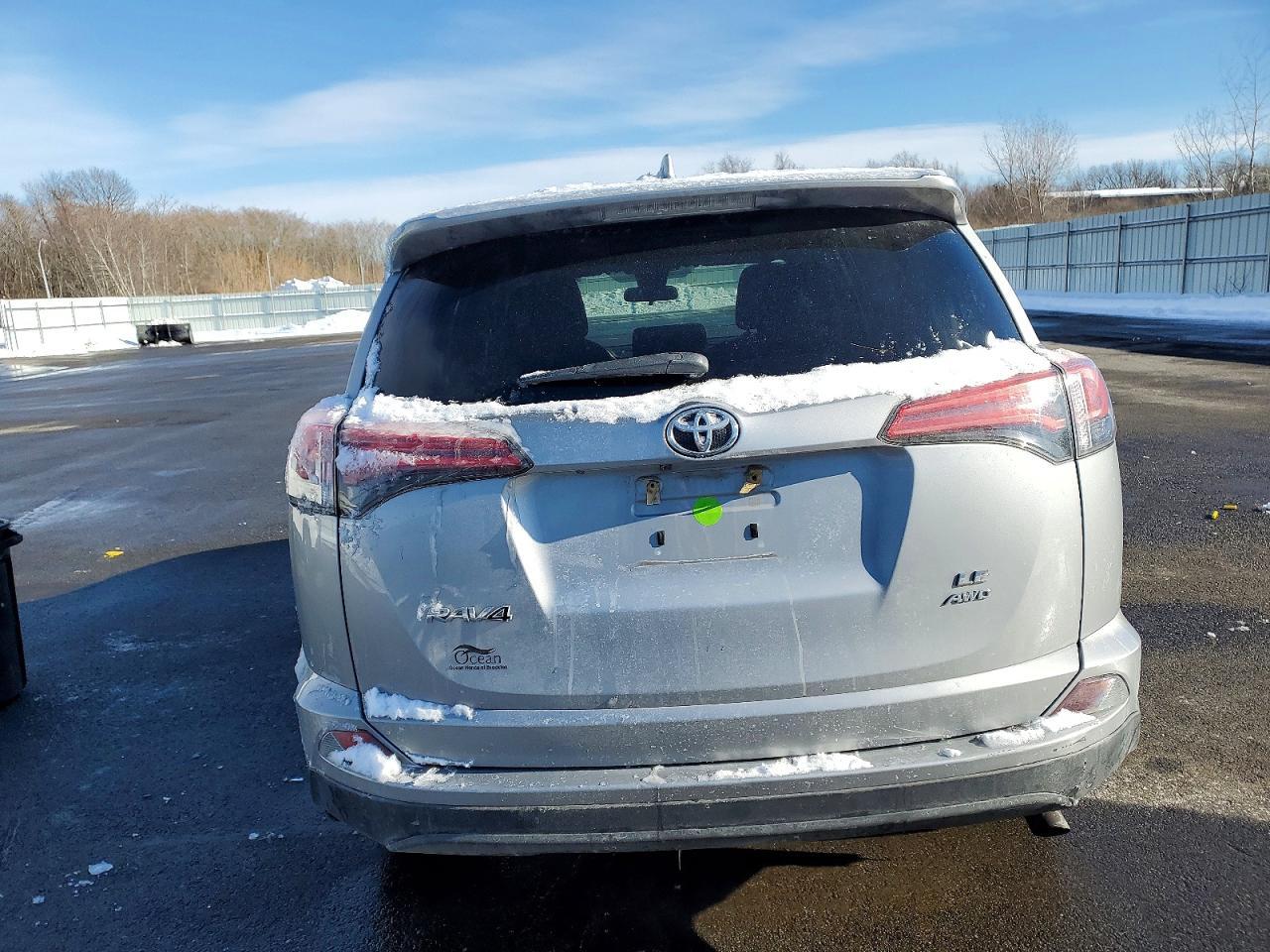 2018 Toyota Rav4 Le - zdjęcie 6