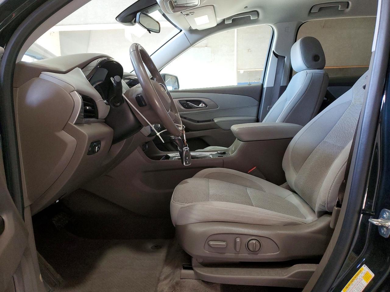 2020 Chevrolet Traverse Lt - zdjęcie 7