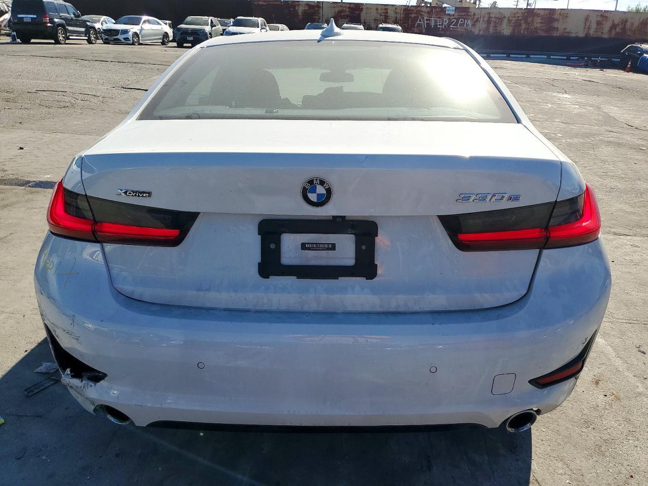 2021 BMW 330Xe - zdjęcie 6