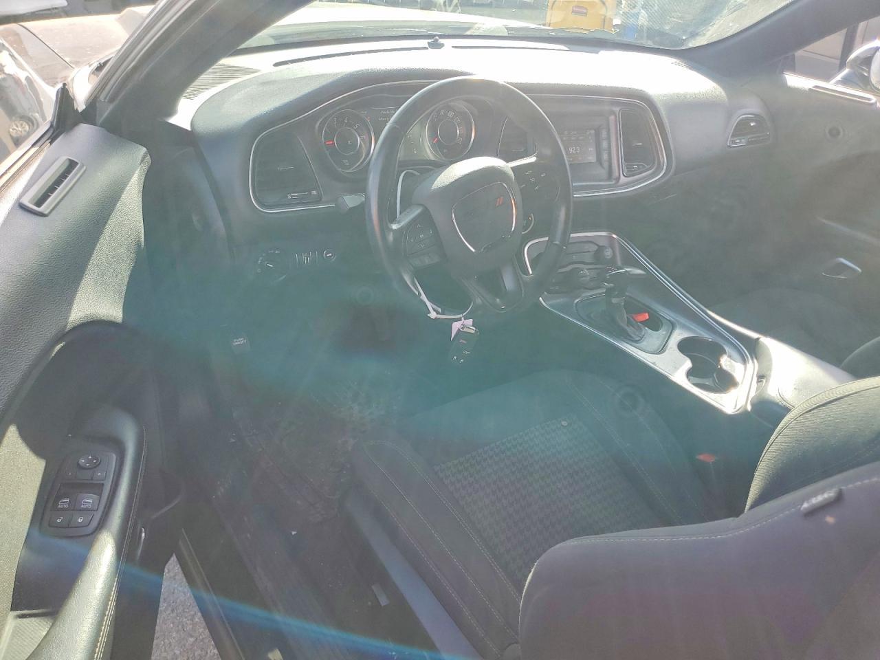 2016 Dodge Challenger Sxt - zdjęcie 8