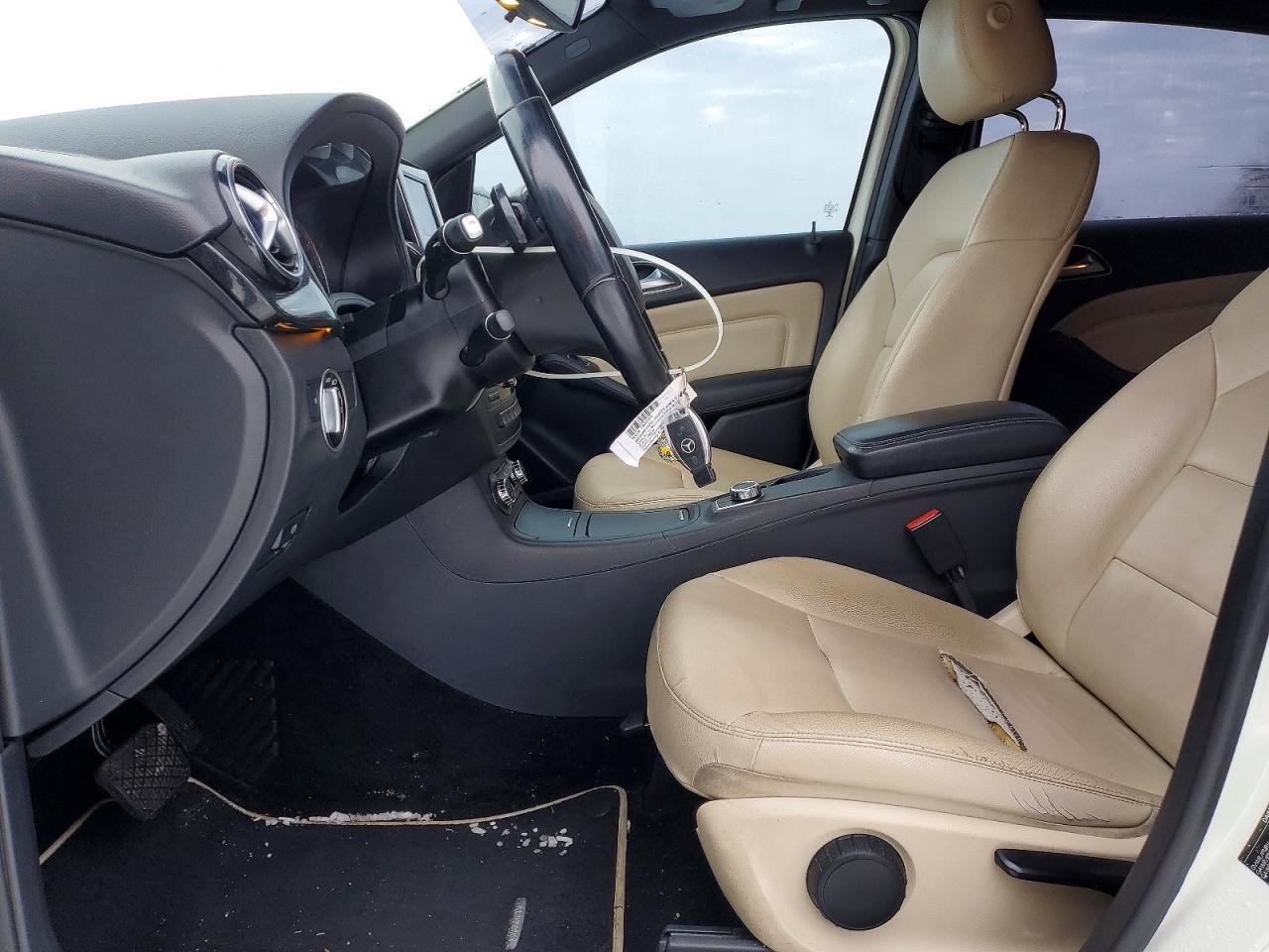 2014 Mercedes-Benz B250 - zdjęcie 7