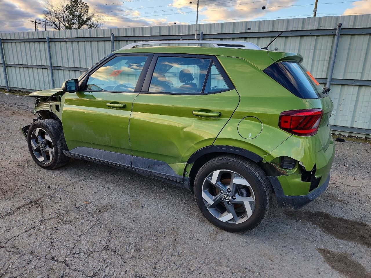 2023 Hyundai Venue Sel - zdjęcie 2