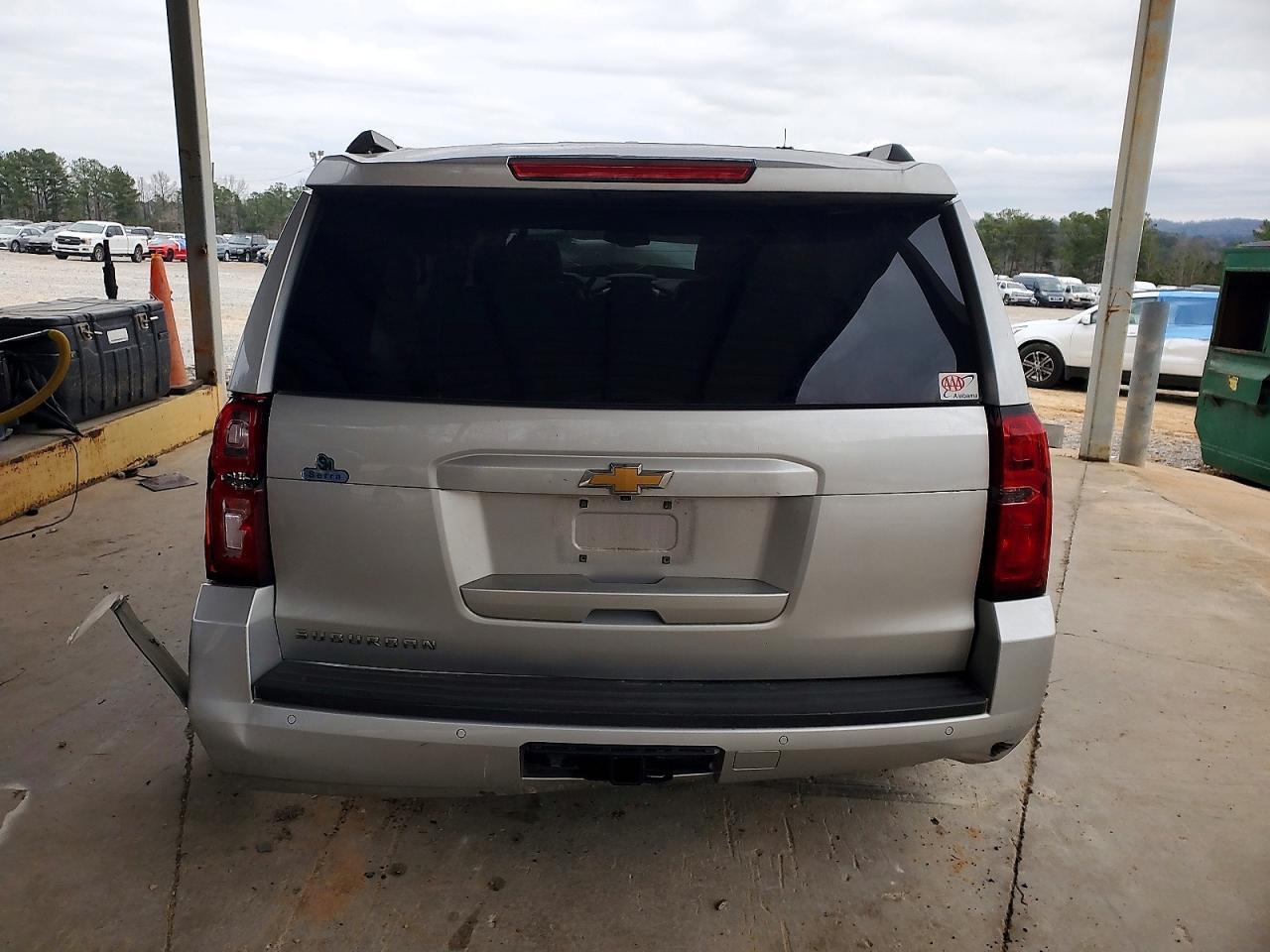 2015 Chevrolet Suburban C1500 Lt - zdjęcie 6