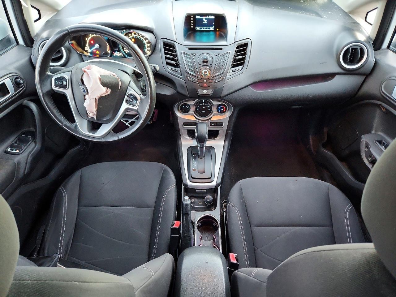 2014 Ford Fiesta Se - zdjęcie 8