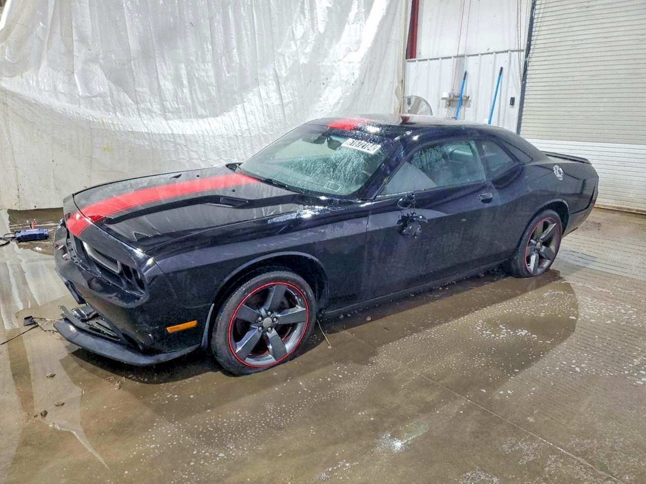 2014 Dodge Challenger Sxt - zdjęcie główne