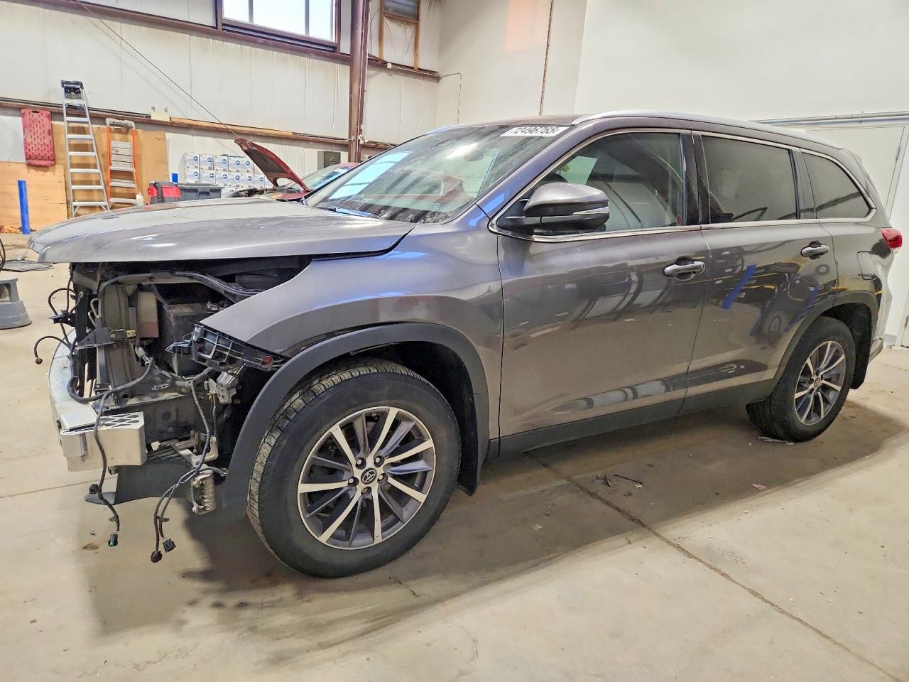 2019 Toyota Highlander Se - zdjęcie główne