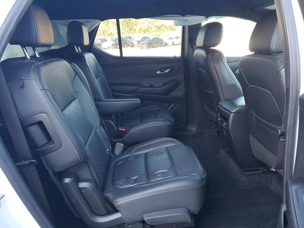 2022 Chevrolet Traverse Lt - zdjęcie 11