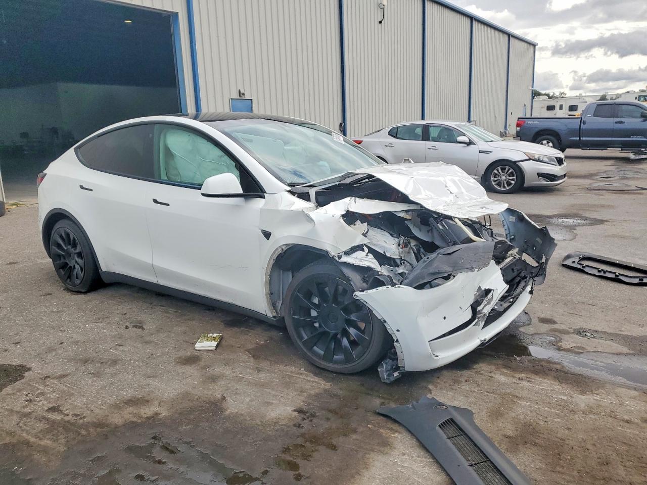 2022 Tesla Model Y - zdjęcie 4