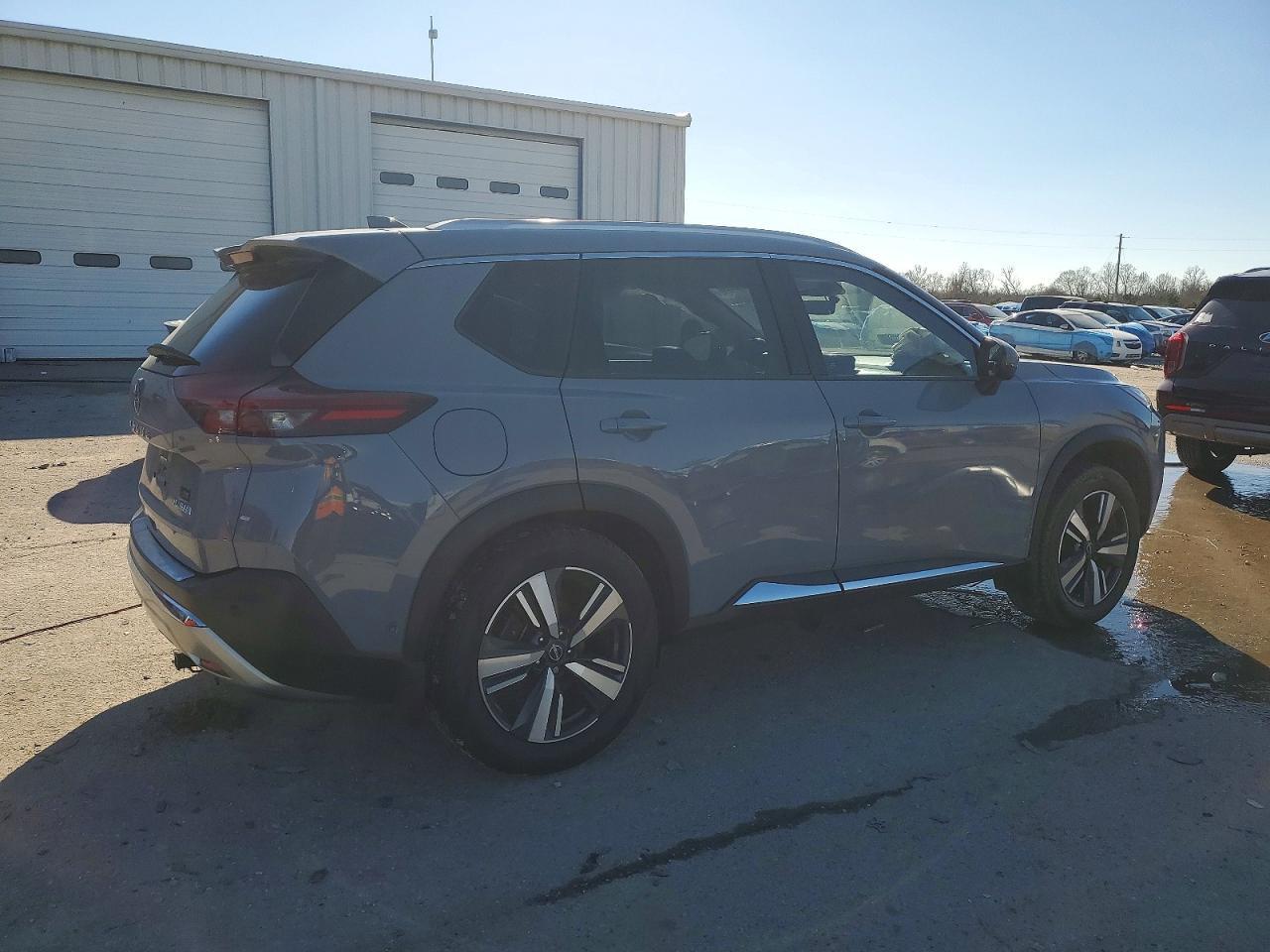 2023 Nissan Rogue Platinum - zdjęcie 3