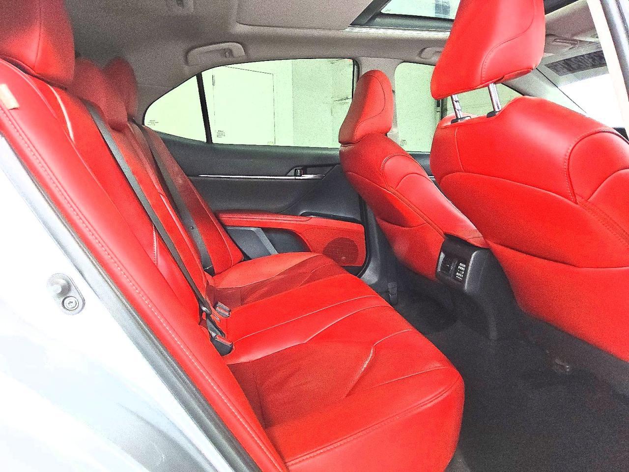 2019 Toyota Camry Xse - zdjęcie 10