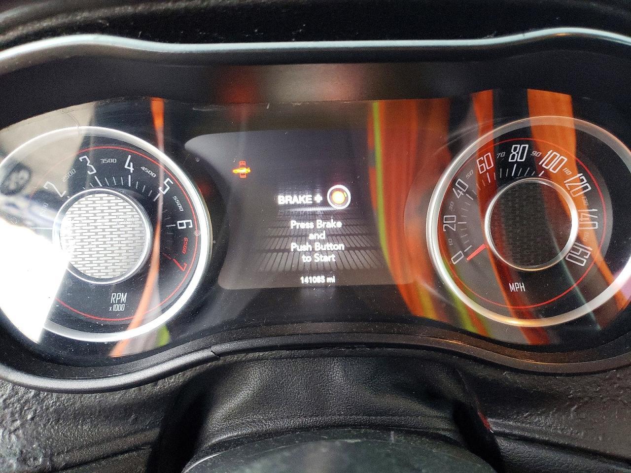 2015 Dodge Challenger Sxt - zdjęcie 9