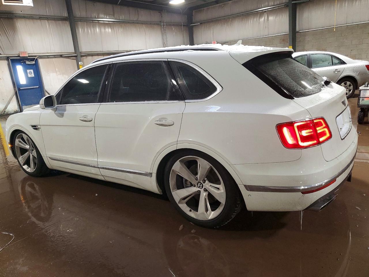 2018 Bentley Bentayga - zdjęcie 2