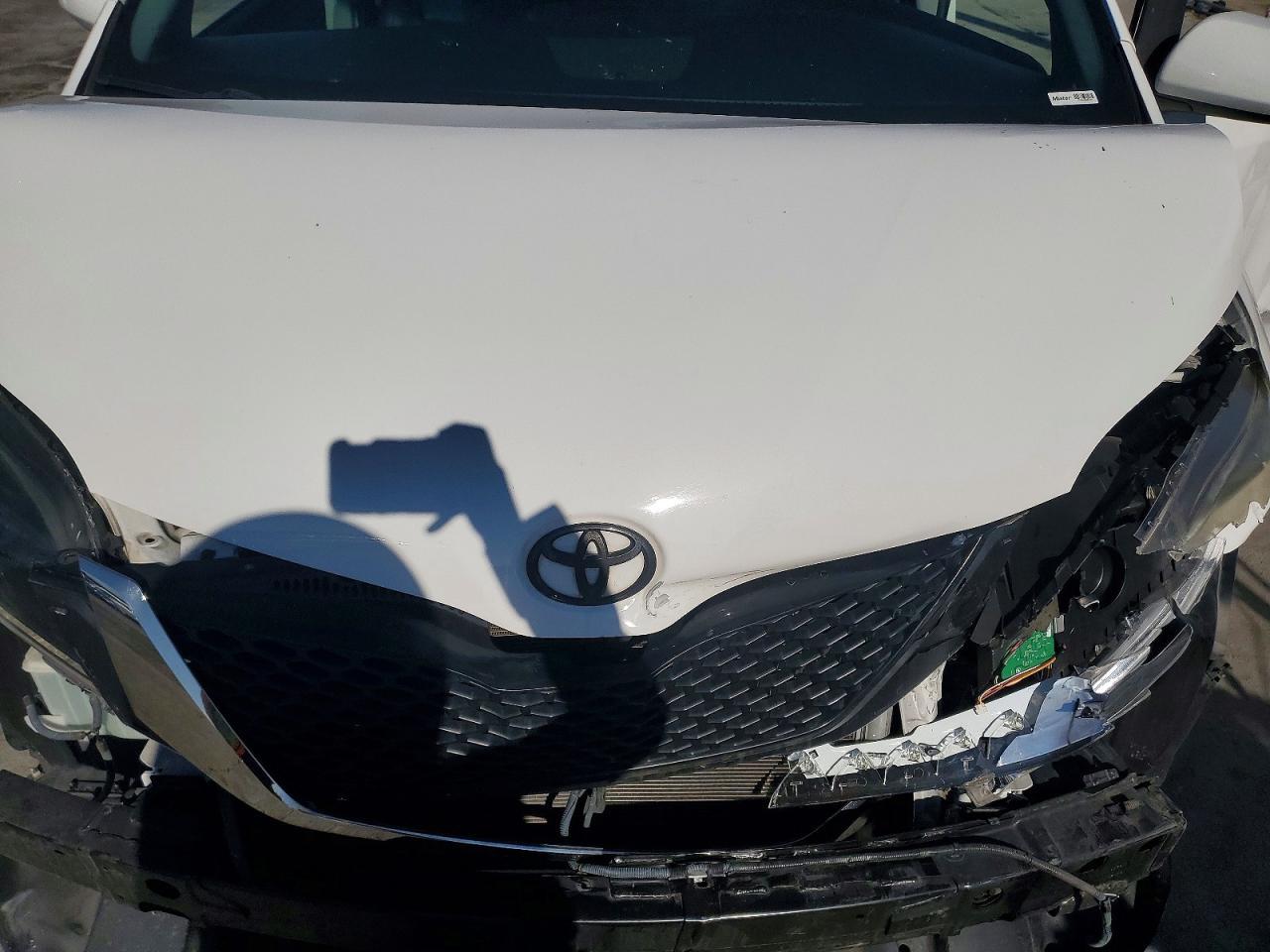 2016 Toyota Sienna Se - zdjęcie 12