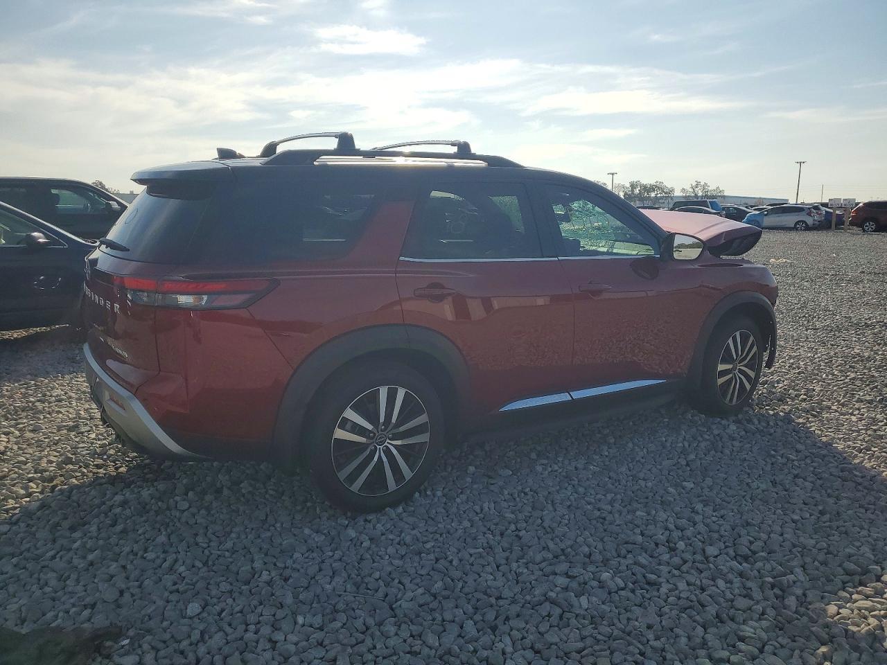 2024 Nissan Pathfinder Platinum - zdjęcie 3