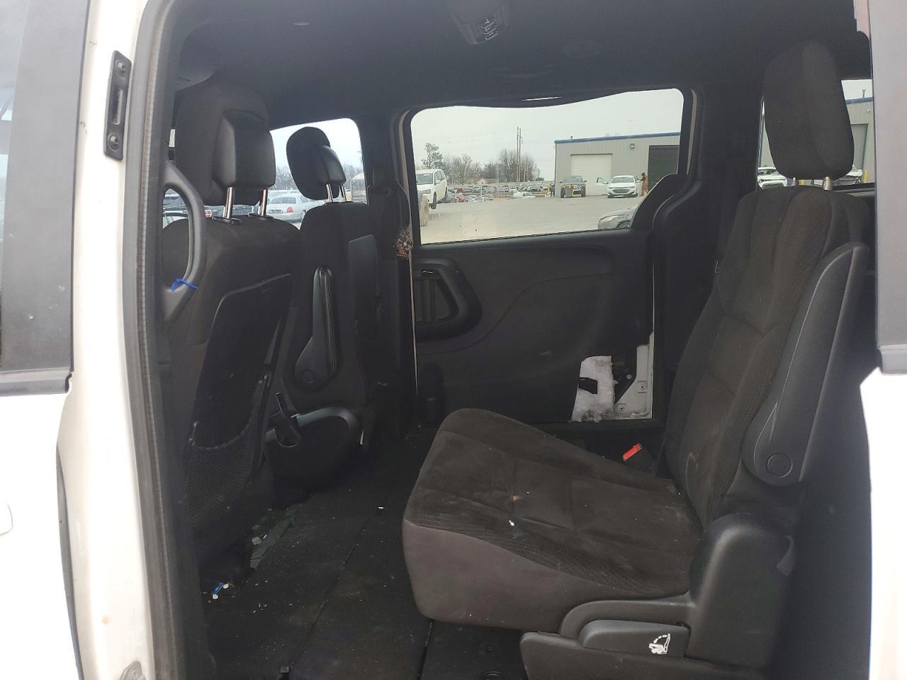 2017 Dodge Grand Caravan Se - zdjęcie 11