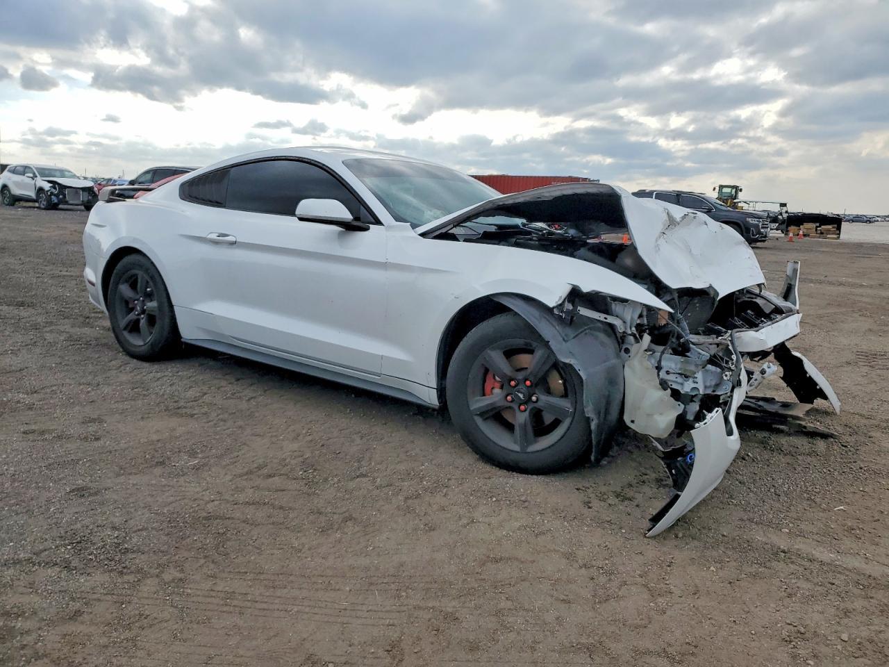 2017 Ford Mustang - zdjęcie 4