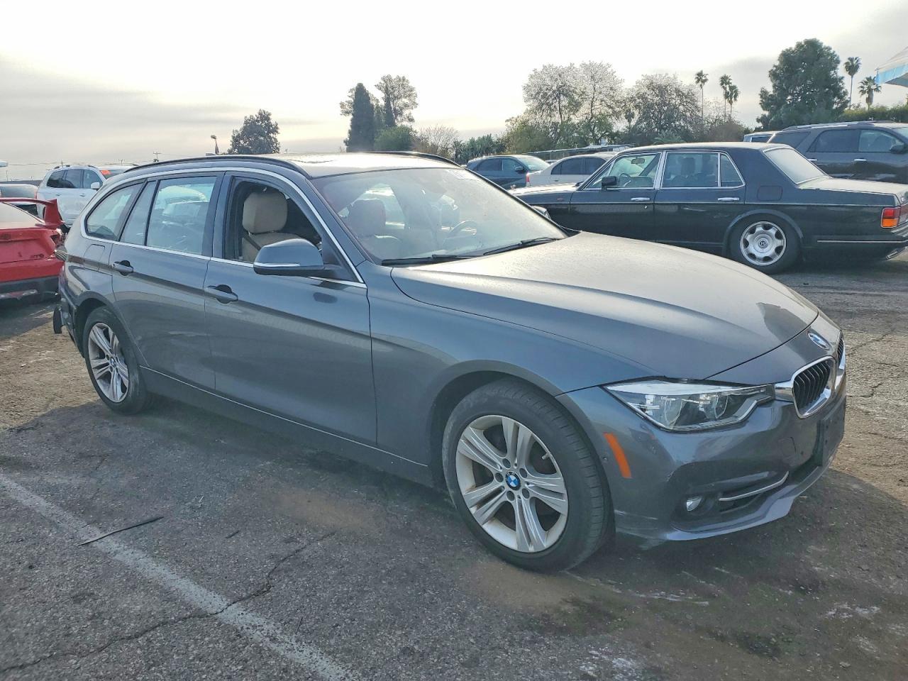 2016 BMW 328 Xi - zdjęcie 4