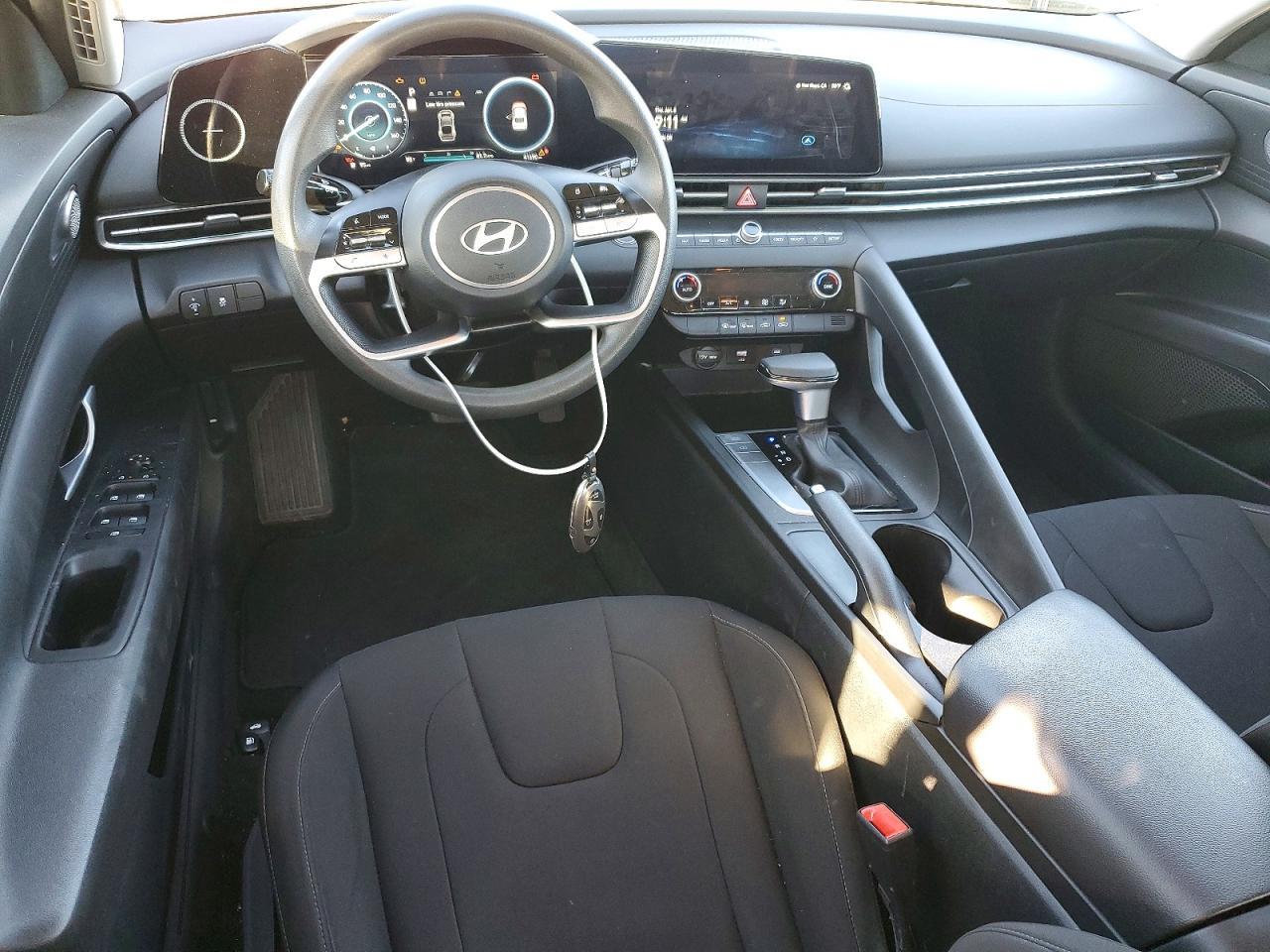 2024 Hyundai Elantra Sel - zdjęcie 8