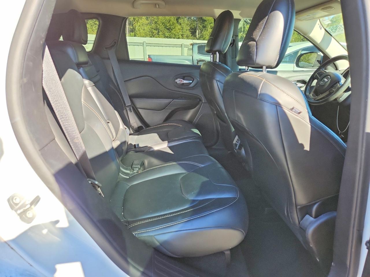 2016 Jeep Cherokee Limited - zdjęcie 11