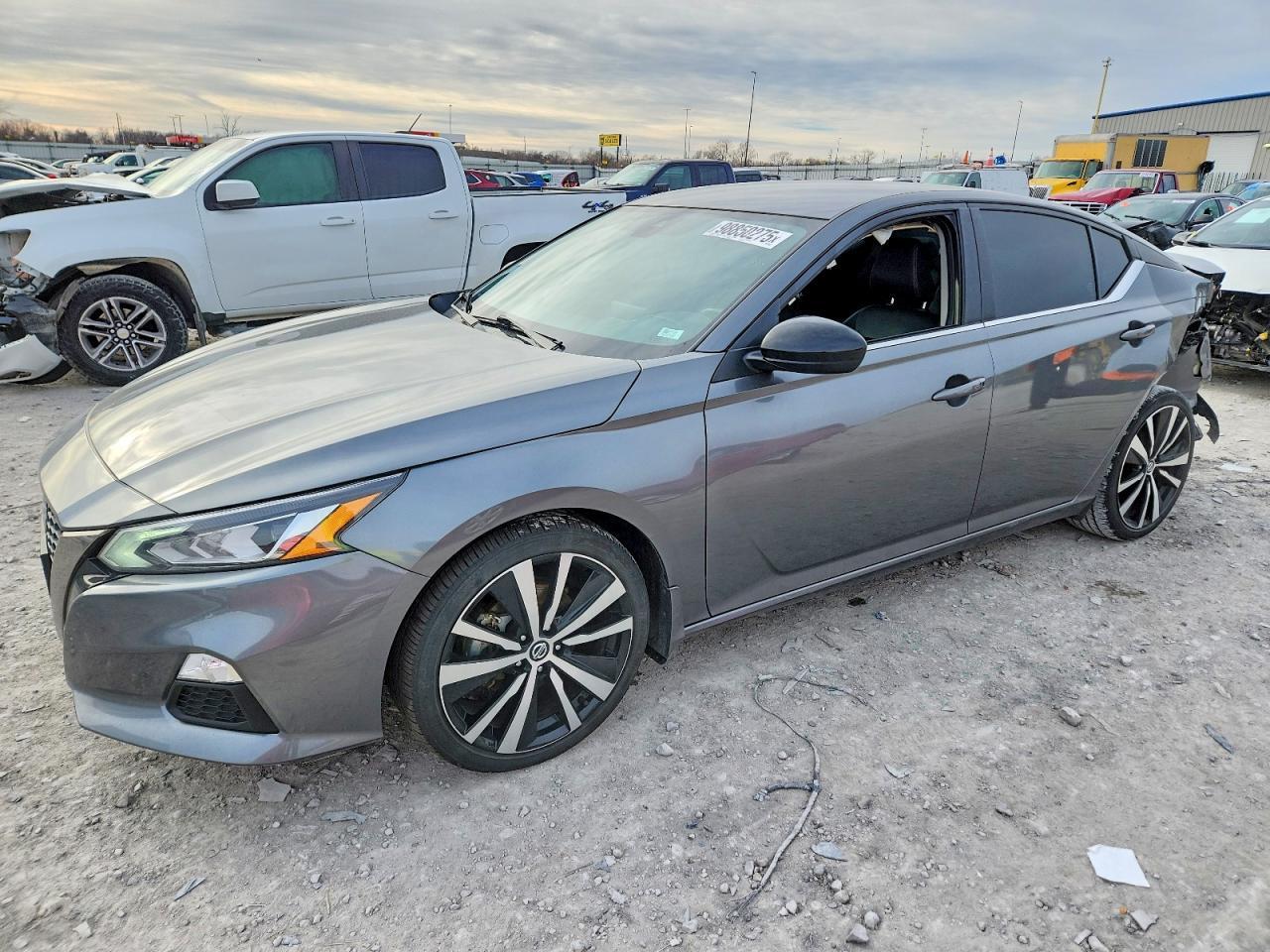 2022 Nissan Altima Sr - zdjęcie główne