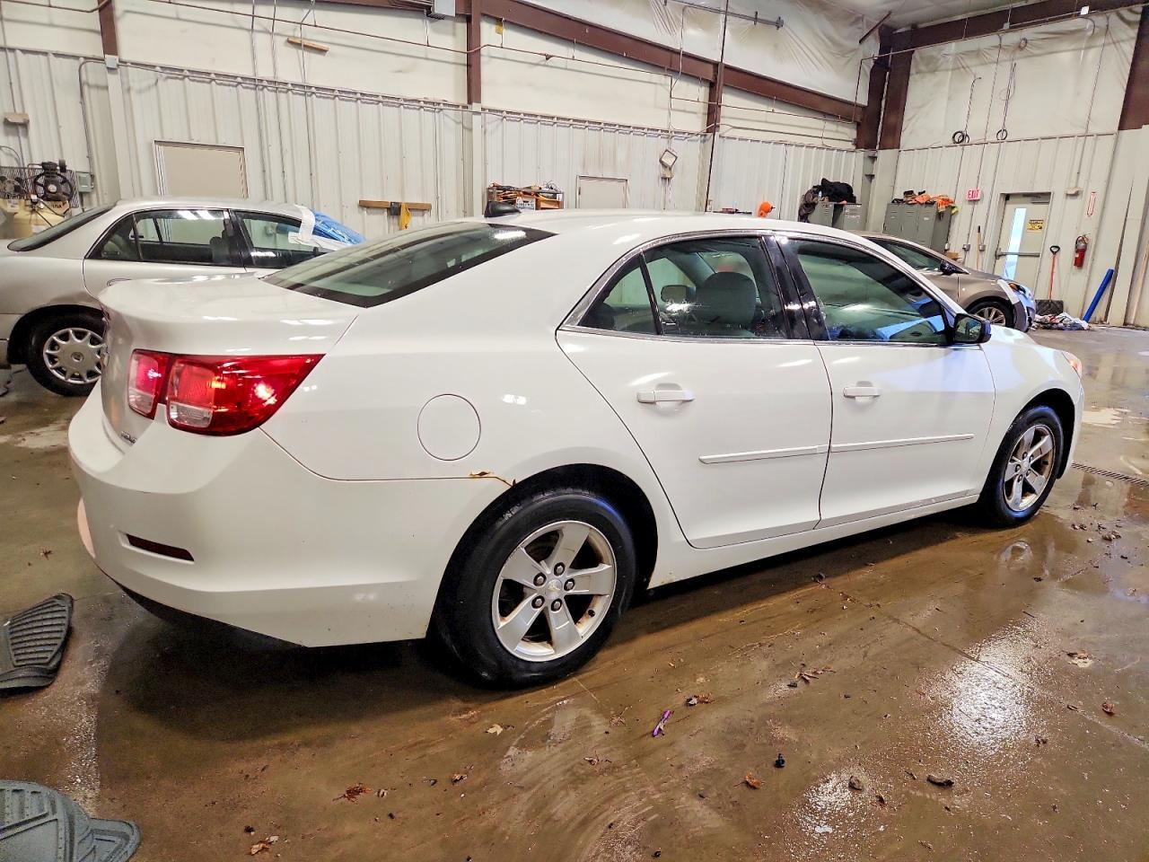 2013 Chevrolet Malibu Ls - zdjęcie 5