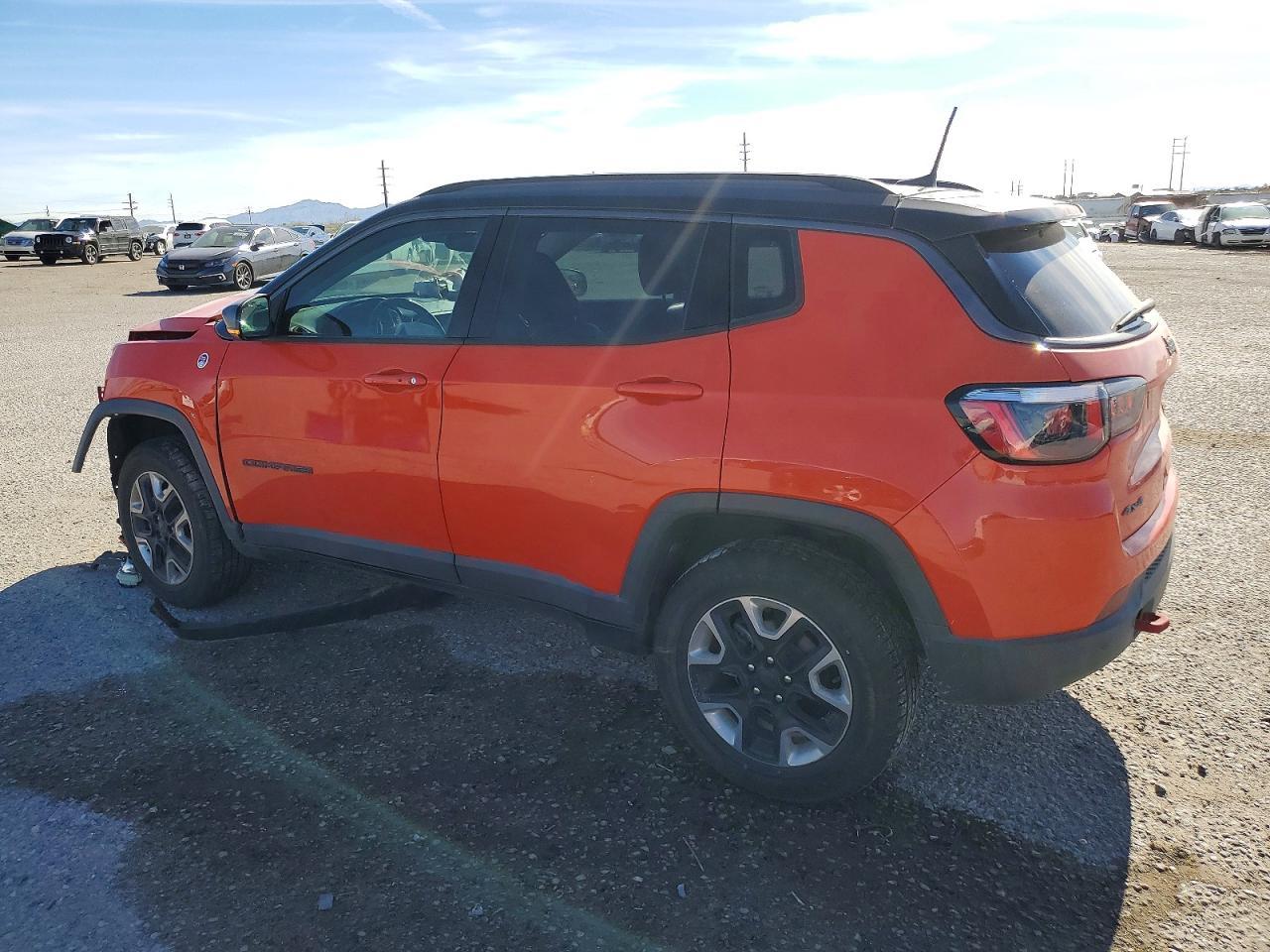 2017 Jeep Compass Trailhawk - zdjęcie 2