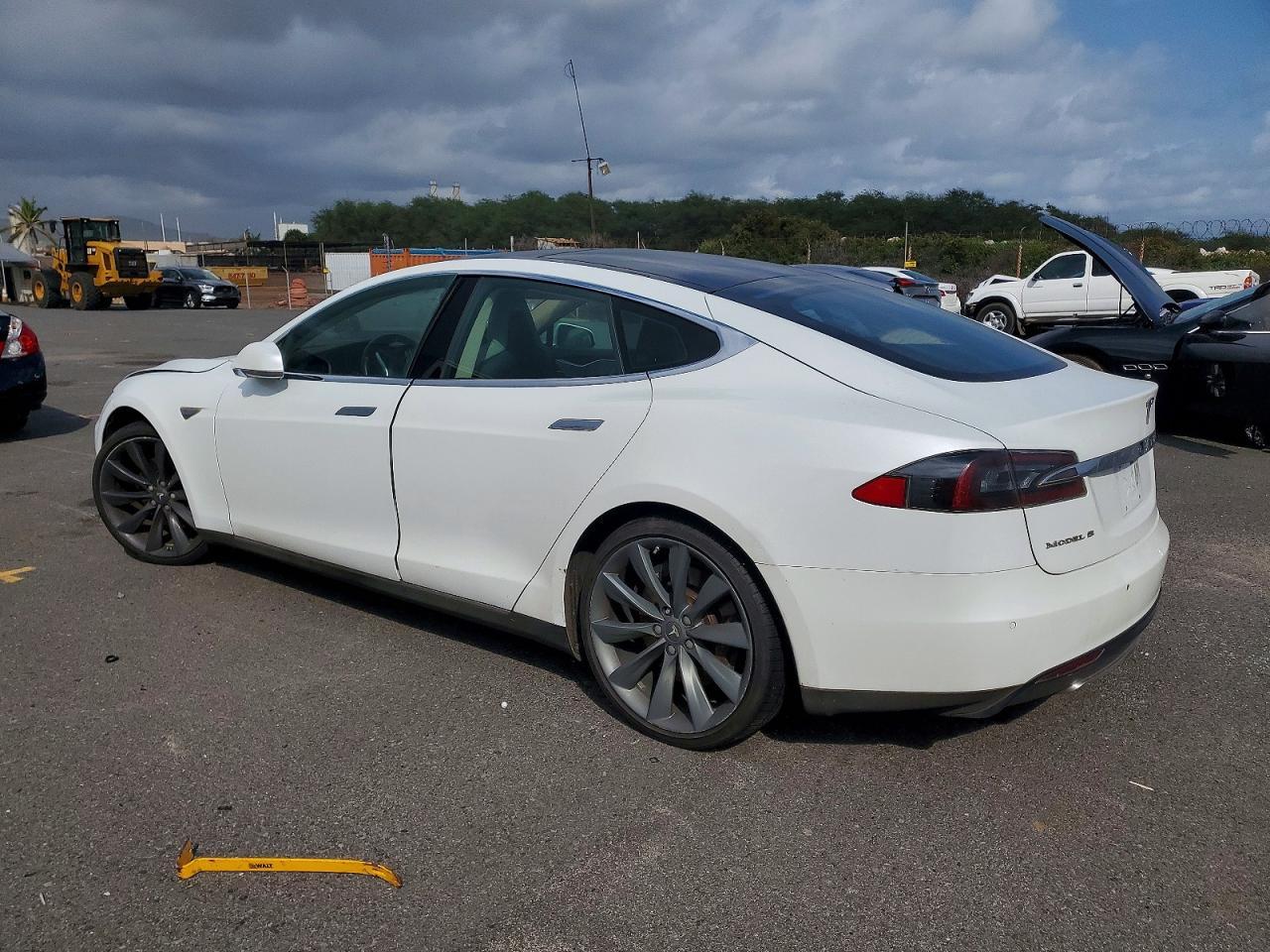 2014 Tesla Model S - zdjęcie 2