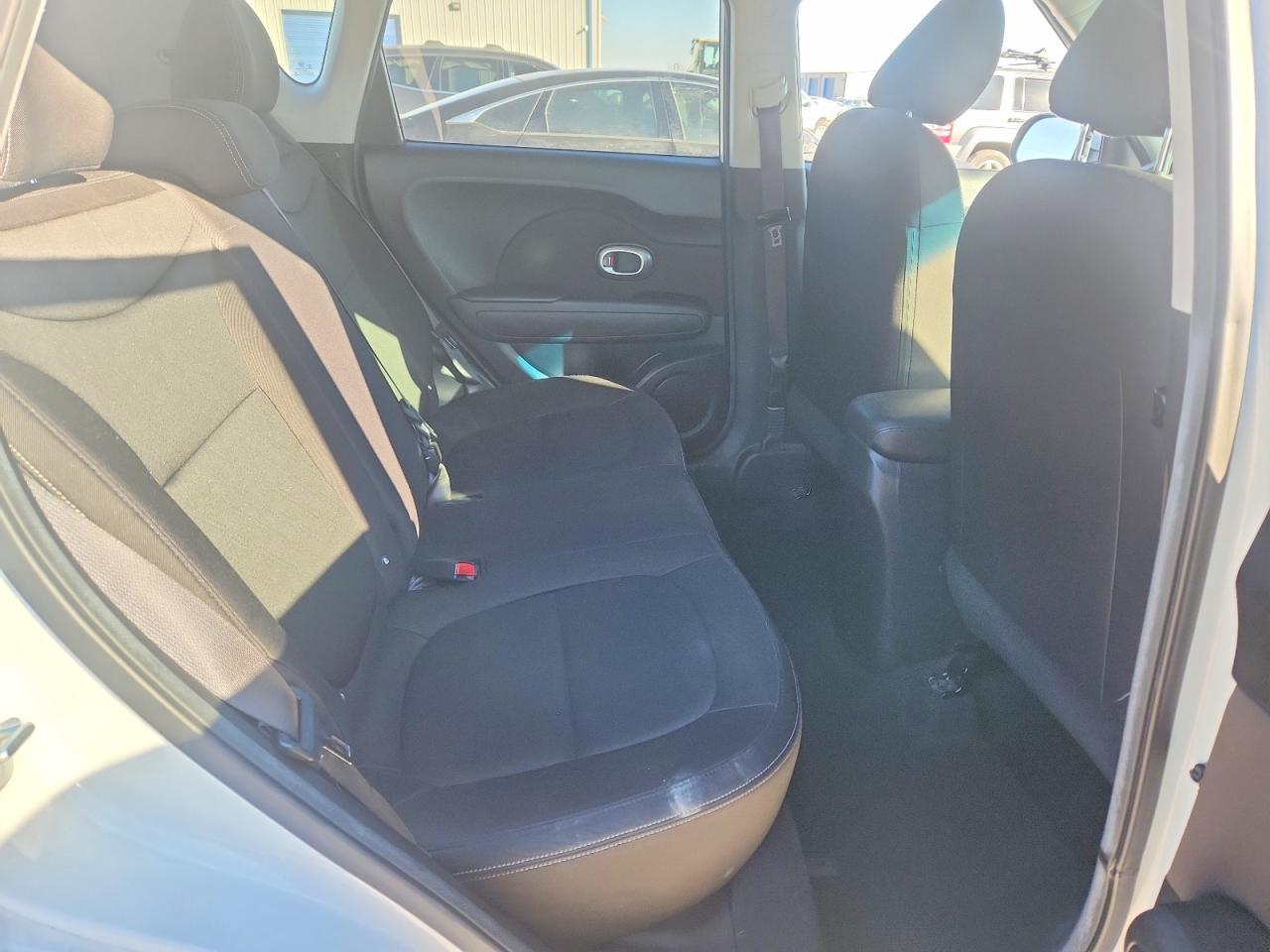 2016 Kia Soul Base - zdjęcie 11