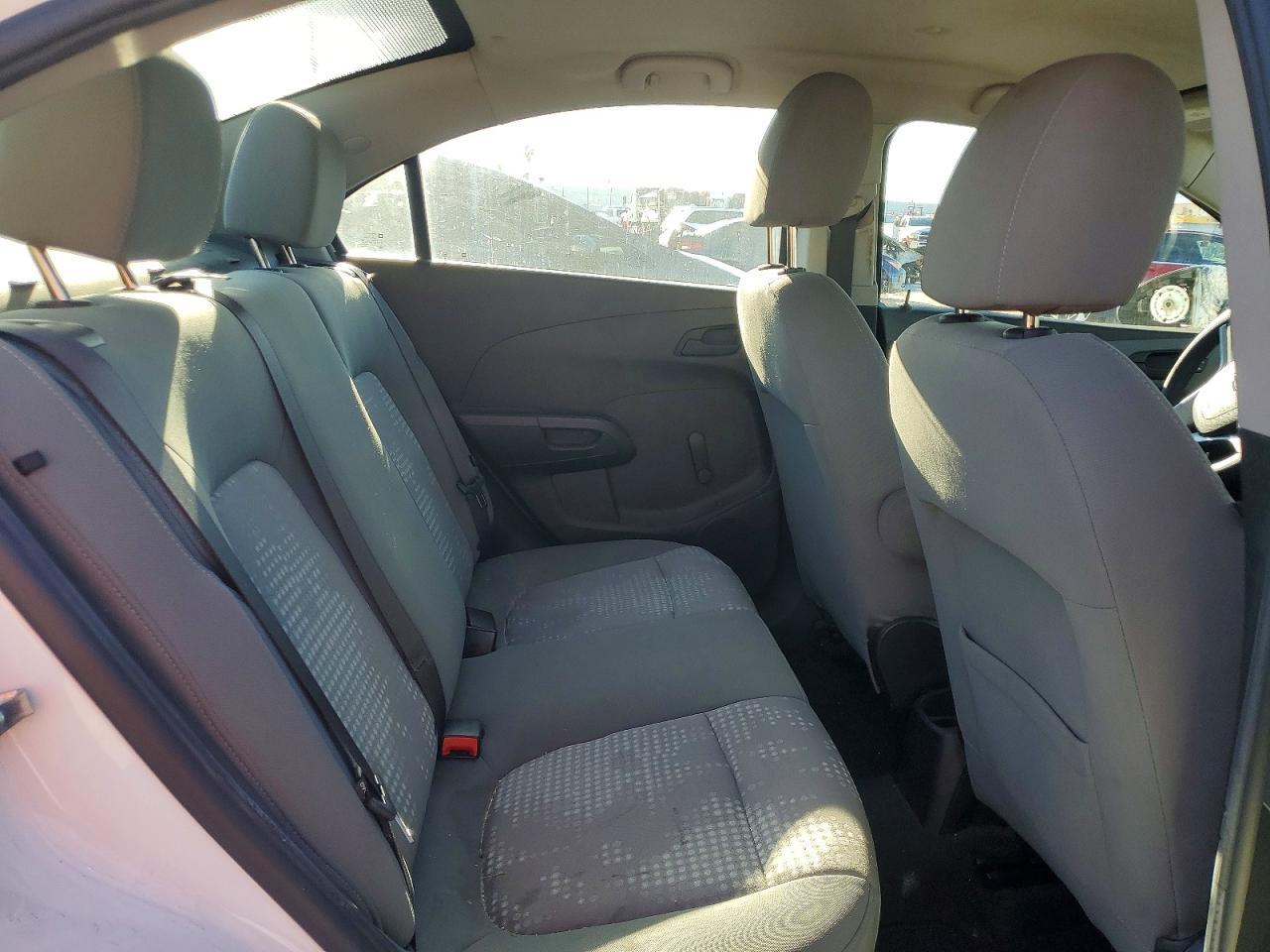 2018 Chevrolet Sonic Ls - zdjęcie 10