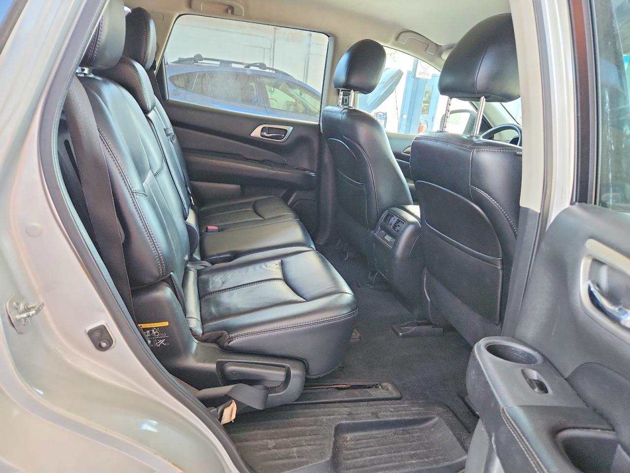 2014 Nissan Pathfinder S - zdjęcie 11