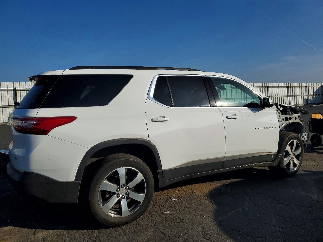 2020 Chevrolet Traverse Lt - zdjęcie 3