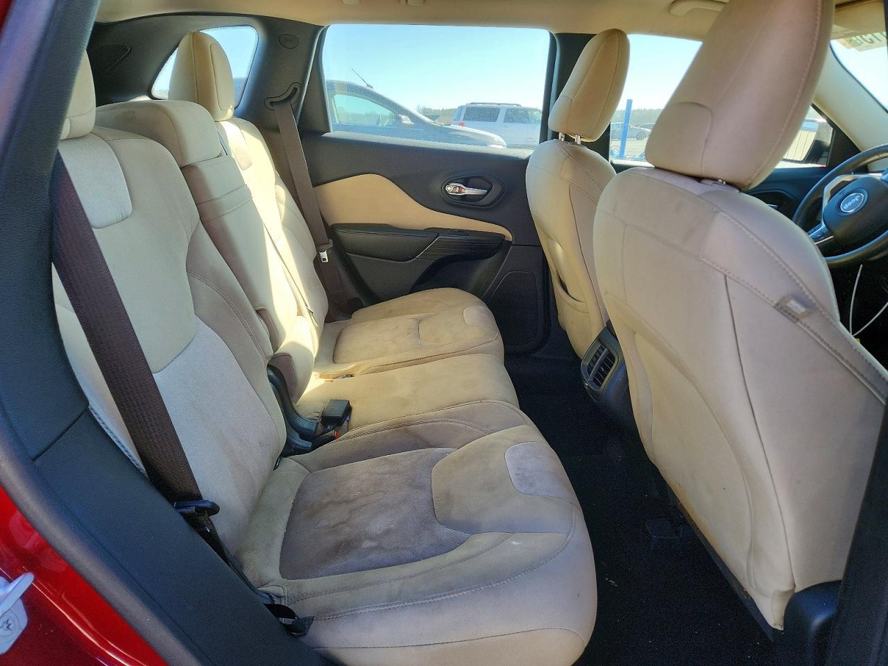 2015 Jeep Cherokee Sport - zdjęcie 10