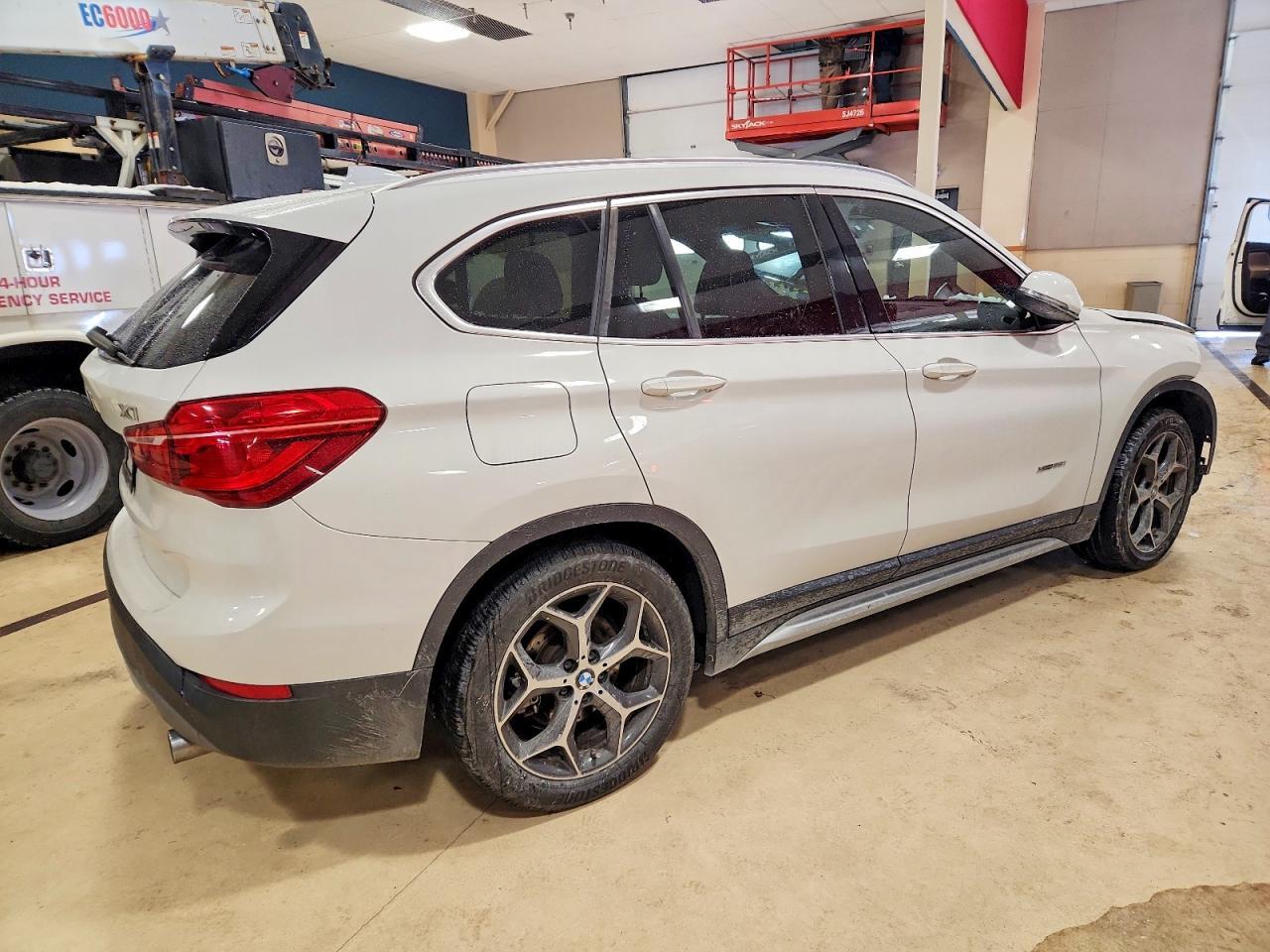 2017 BMW X1 xDrive28I - zdjęcie 3