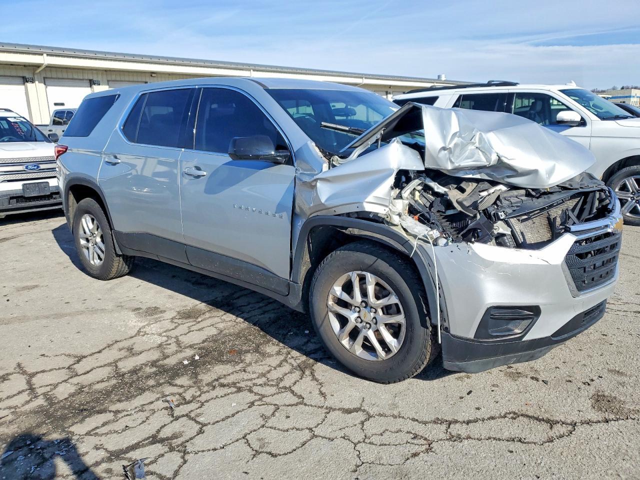 2020 Chevrolet Traverse Ls - zdjęcie 4