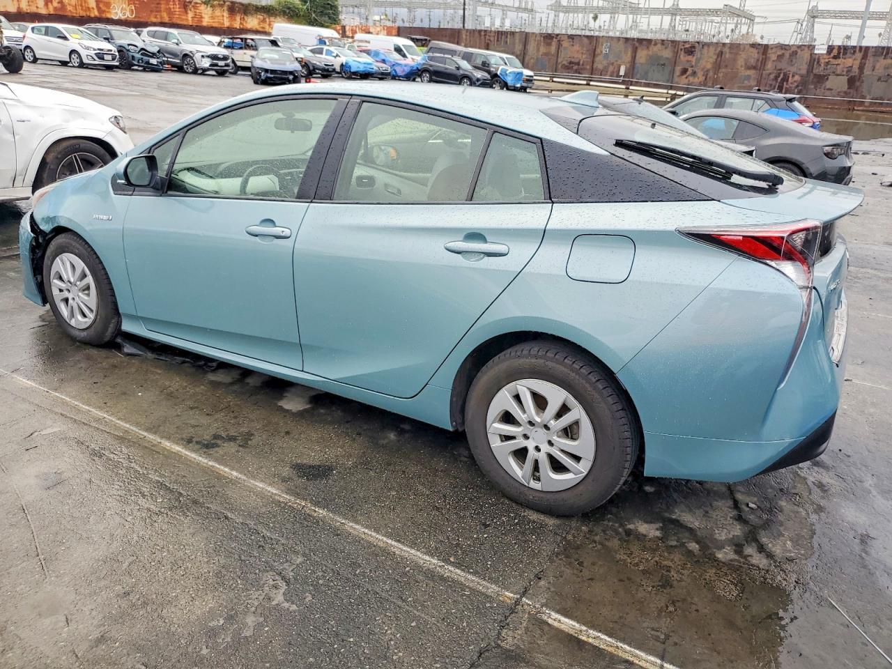 2016 Toyota Prius - zdjęcie 2