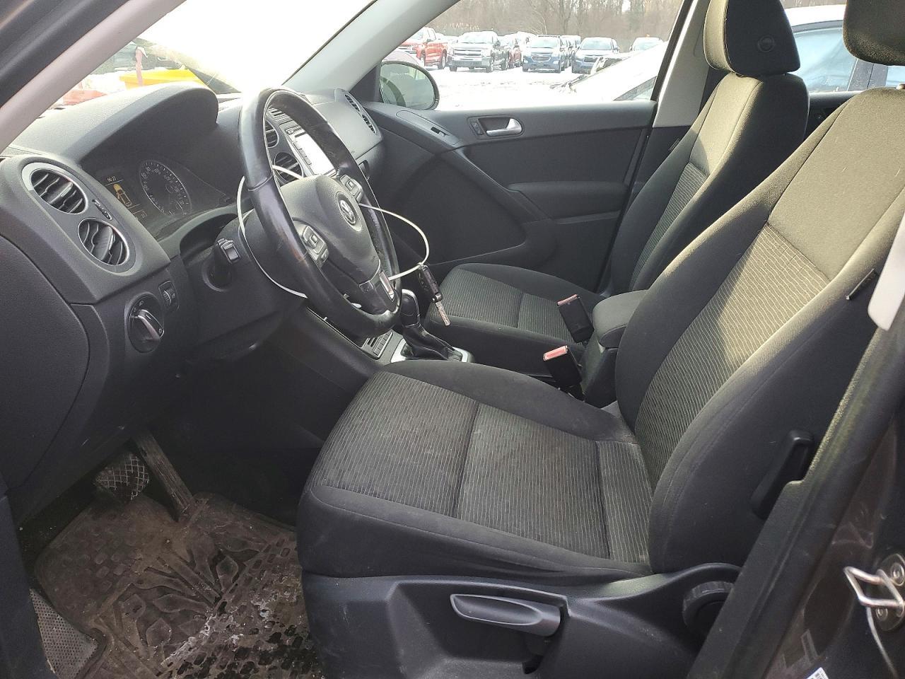 2015 Volkswagen Tiguan S - zdjęcie 7