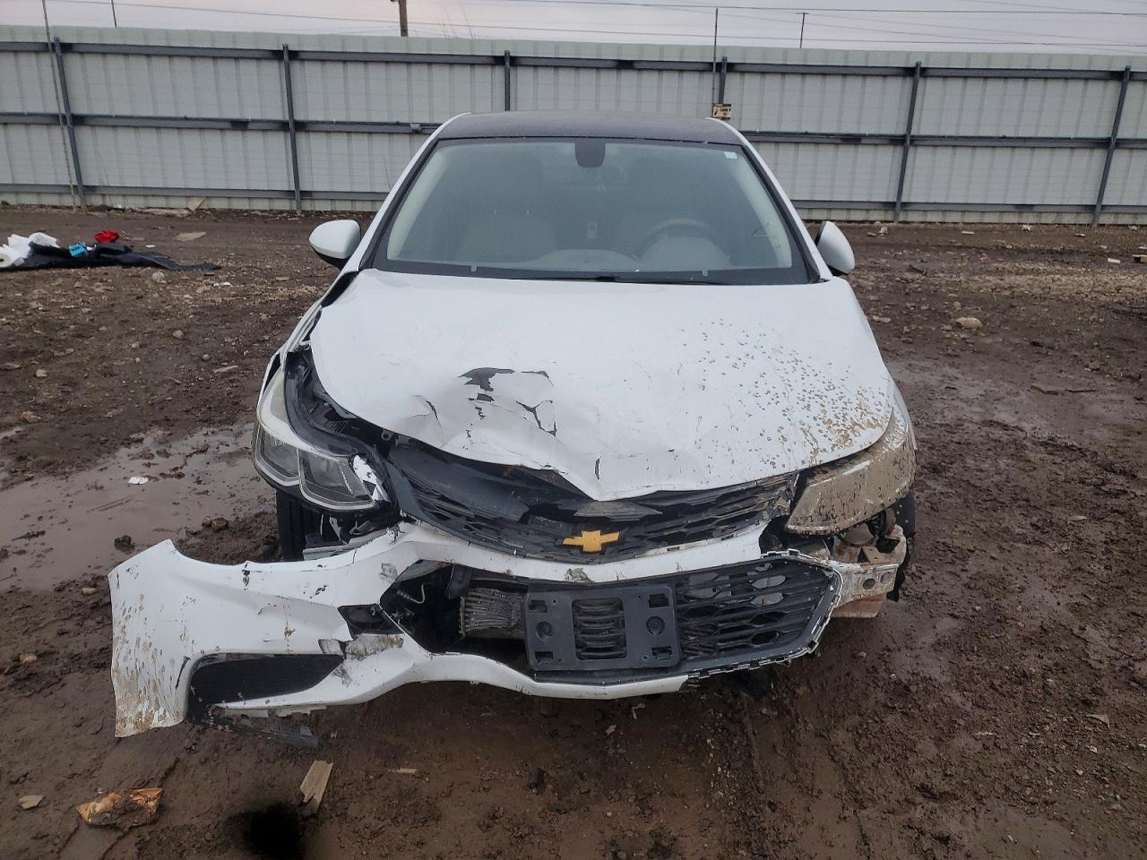 2017 Chevrolet Cruze Ls - zdjęcie 5