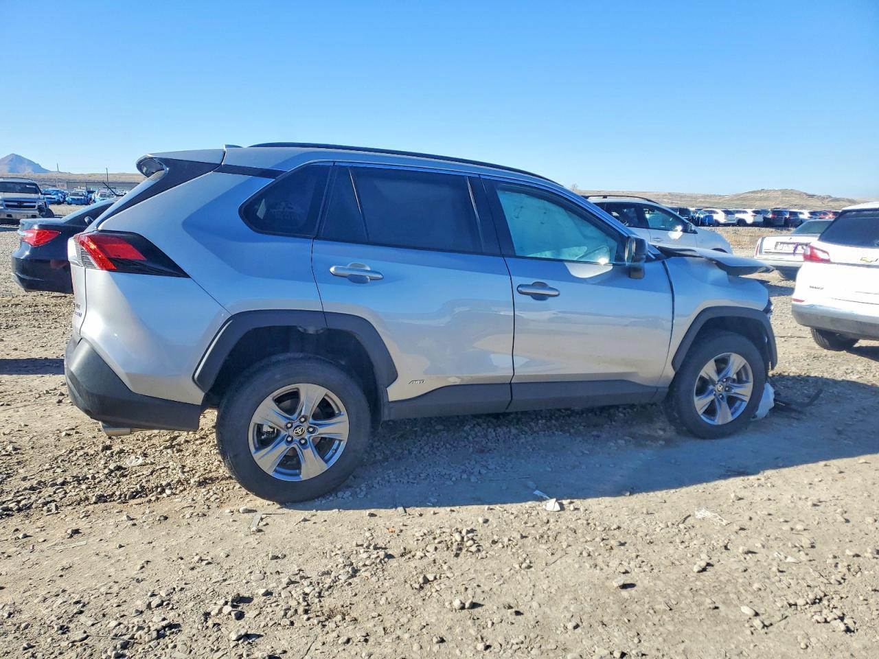 2024 Toyota Rav4 Le - zdjęcie 3