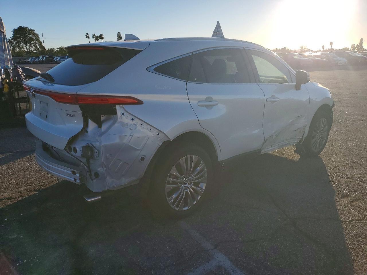 2023 Toyota Venza Le - zdjęcie 3