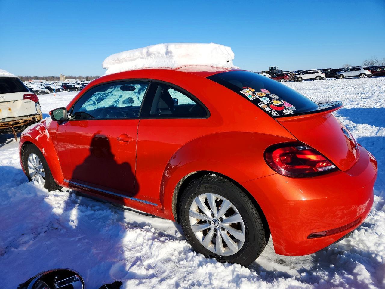 2019 Volkswagen Beetle S - zdjęcie 2