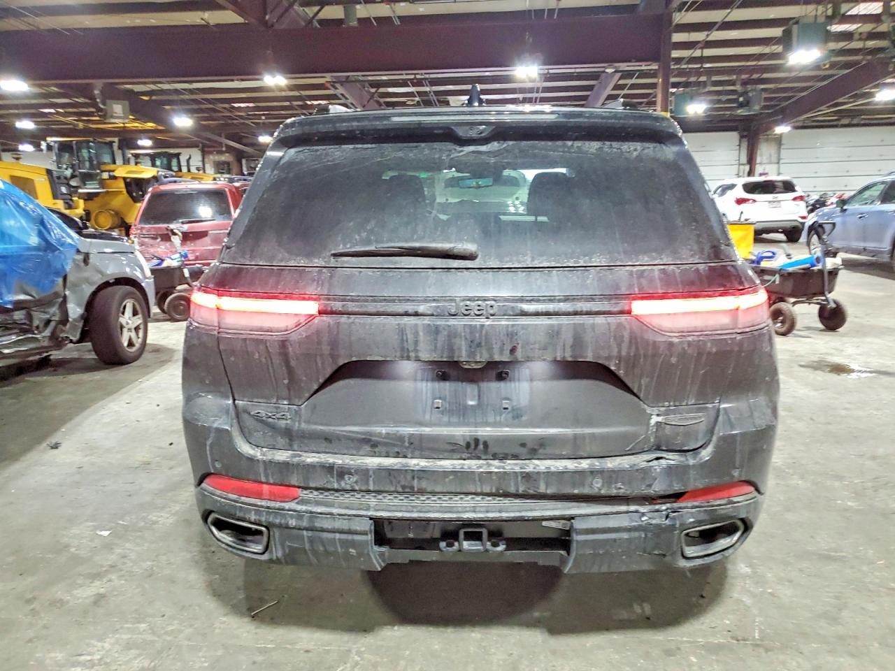 2025 Jeep Grand Cherokee Summit - zdjęcie 6