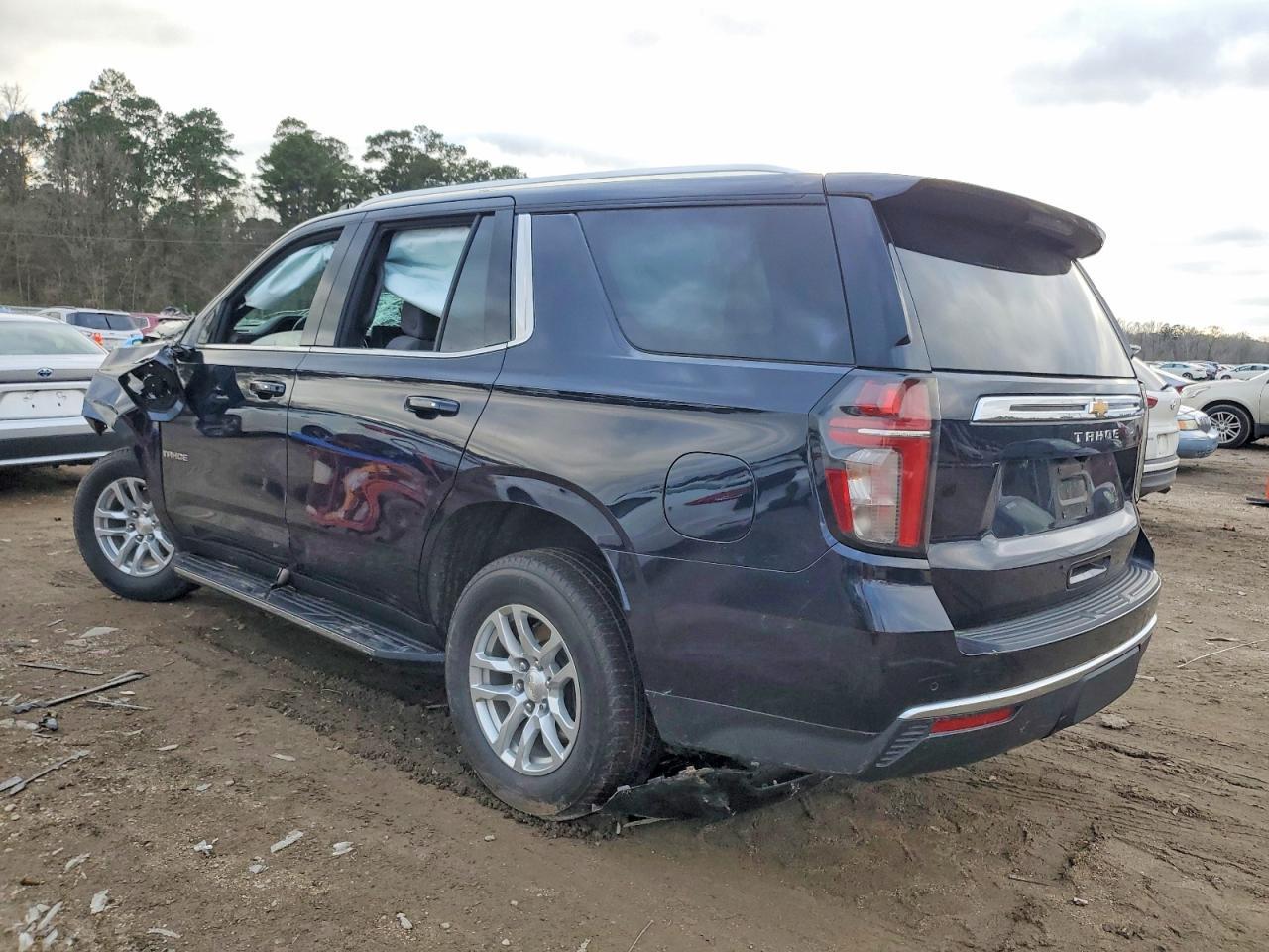 2022 Chevrolet Tahoe C1500 Ls - zdjęcie 2
