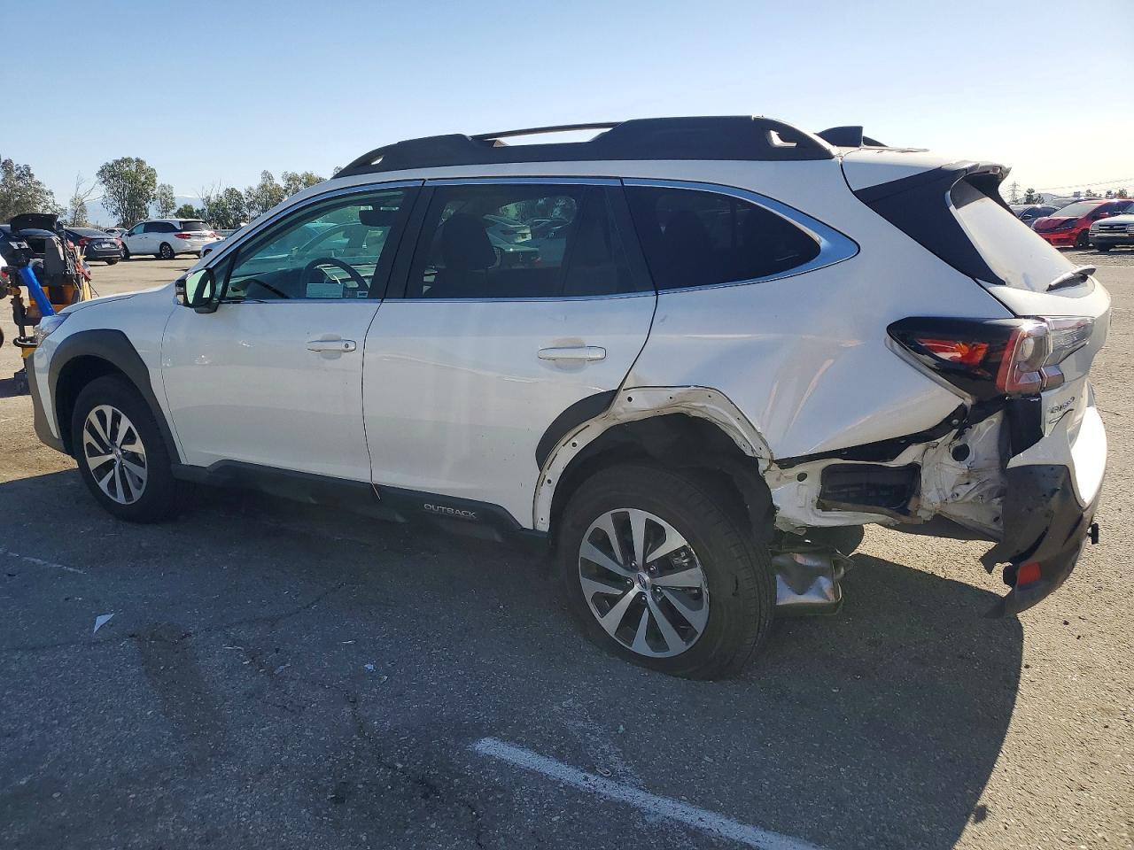 2025 Subaru Outback Premium - zdjęcie 2