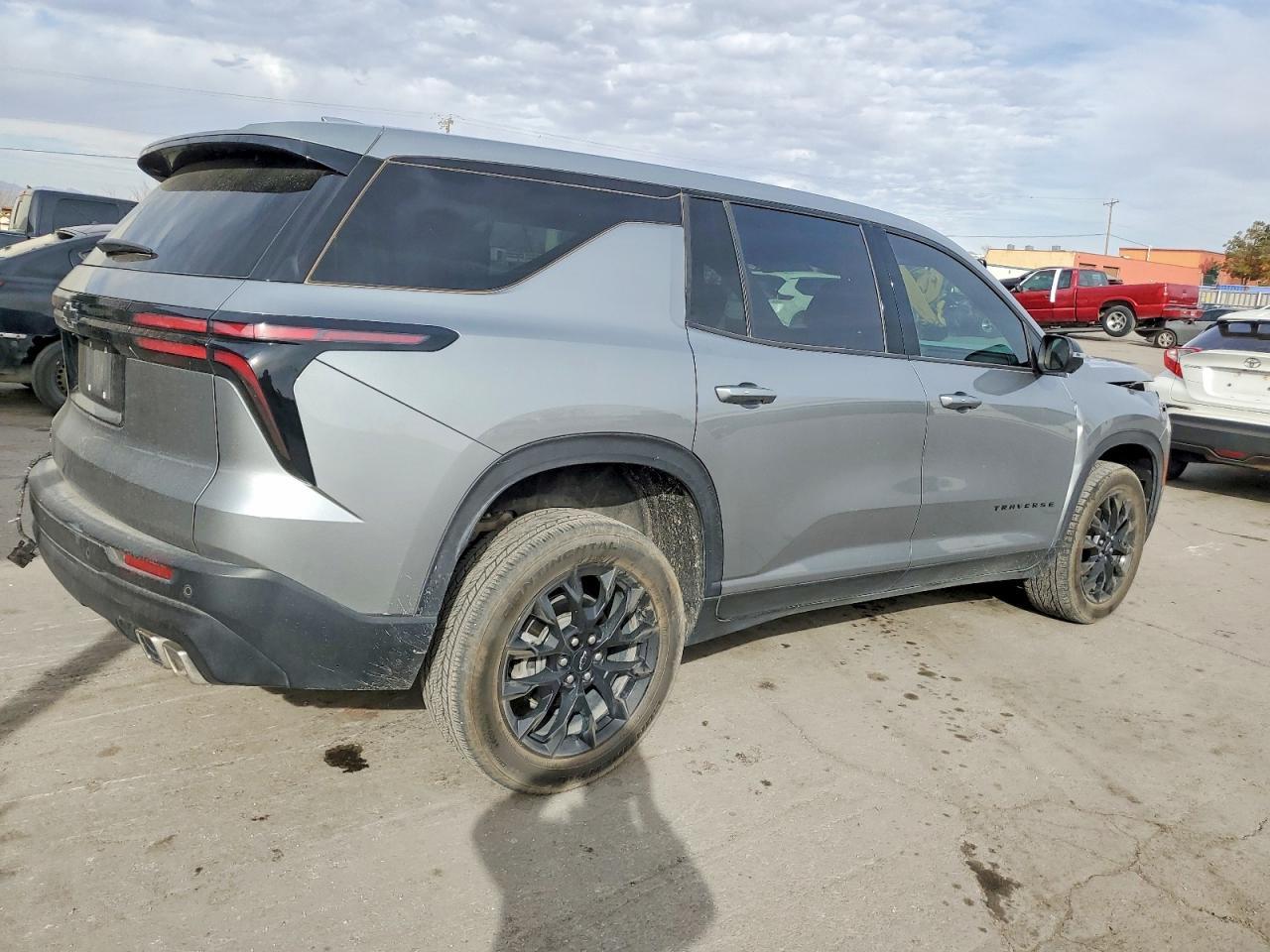 2024 Chevrolet Traverse Ls - zdjęcie 3