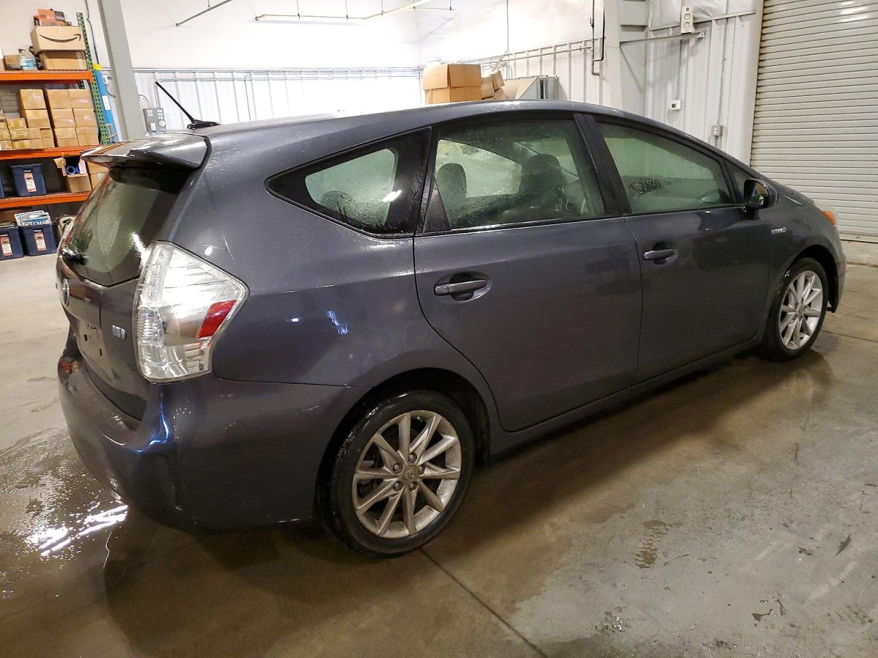 2013 Toyota Prius V - zdjęcie 3