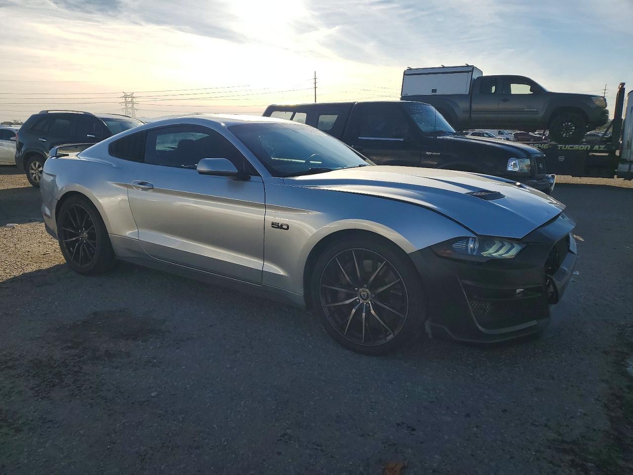 2019 Ford Mustang Gt - zdjęcie 4