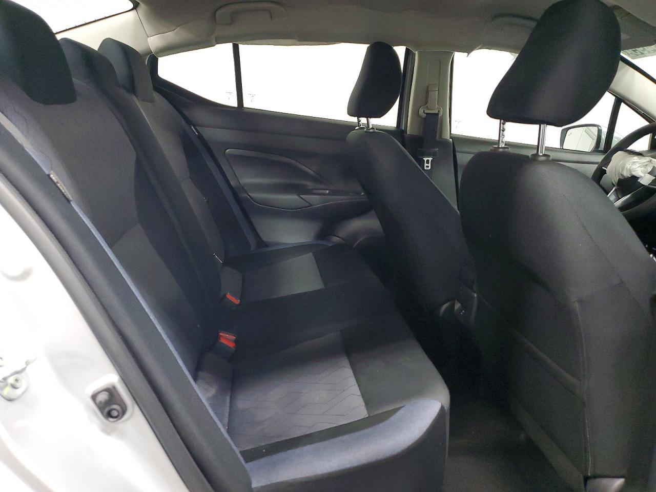 2025 Nissan Versa Sv - zdjęcie 10