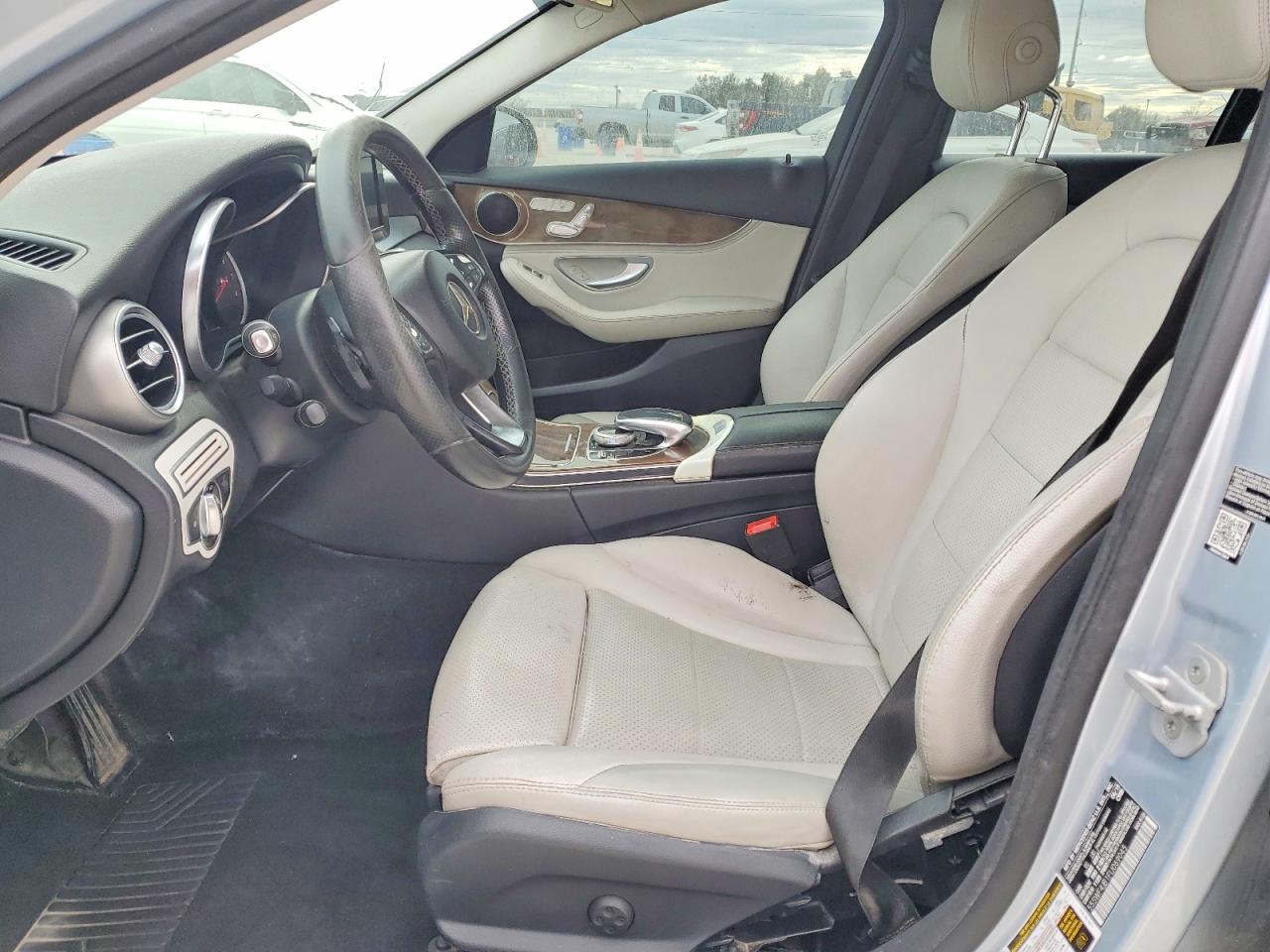 2015 Mercedes-Benz C 300 - zdjęcie 7