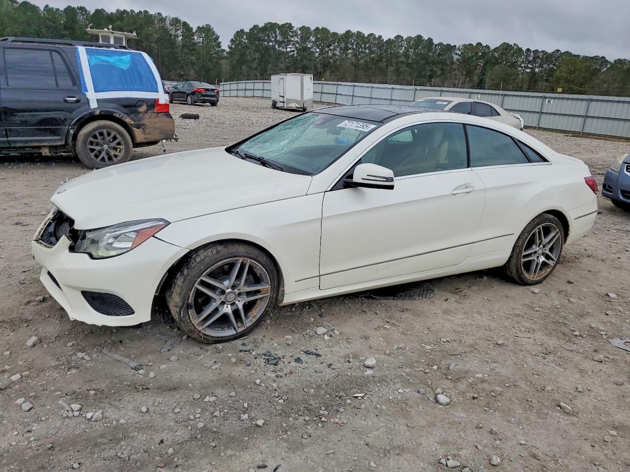 2014 Mercedes-Benz E 350 - zdjęcie główne