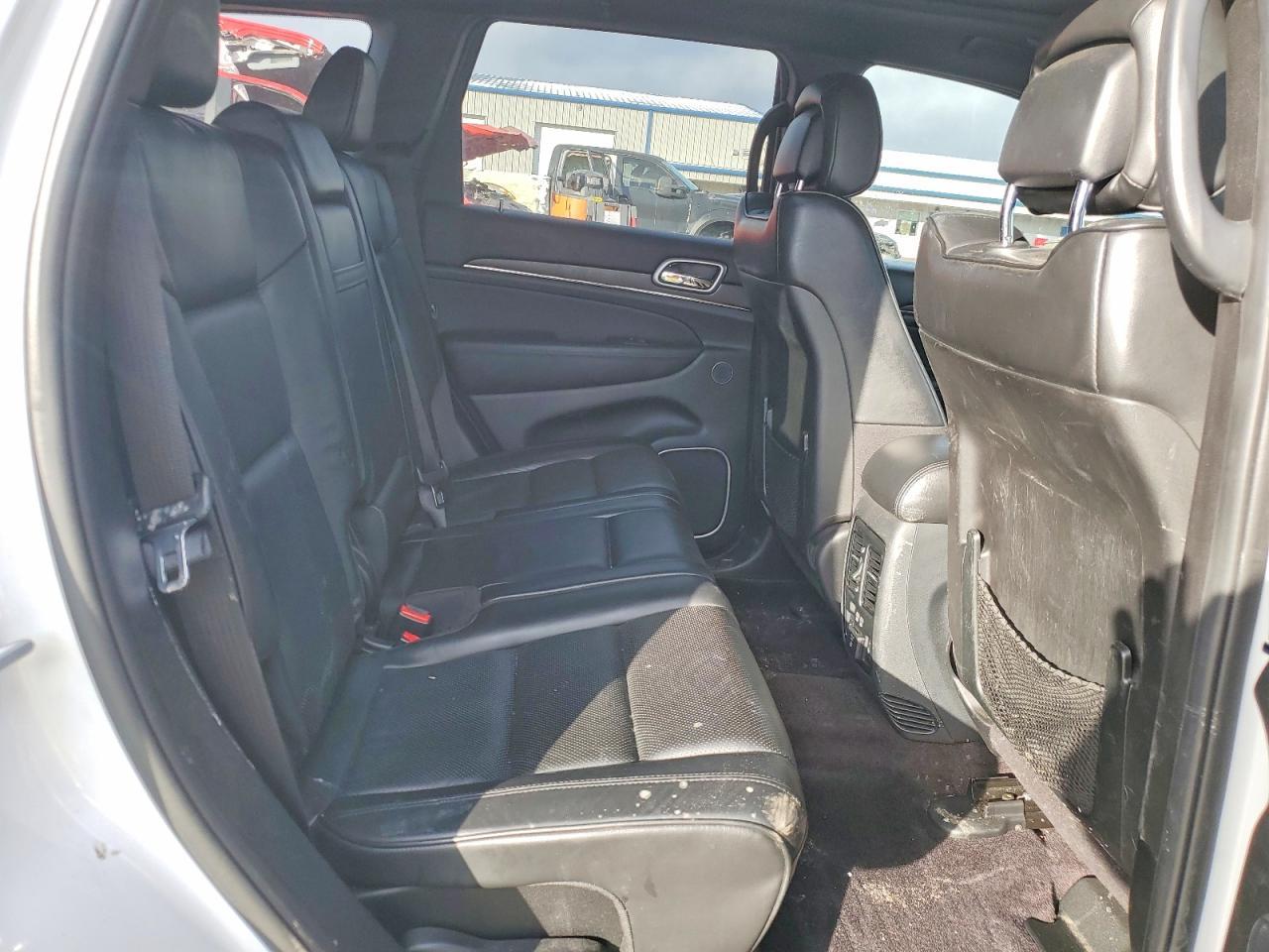 2018 Jeep Grand Cherokee Overland - zdjęcie 10